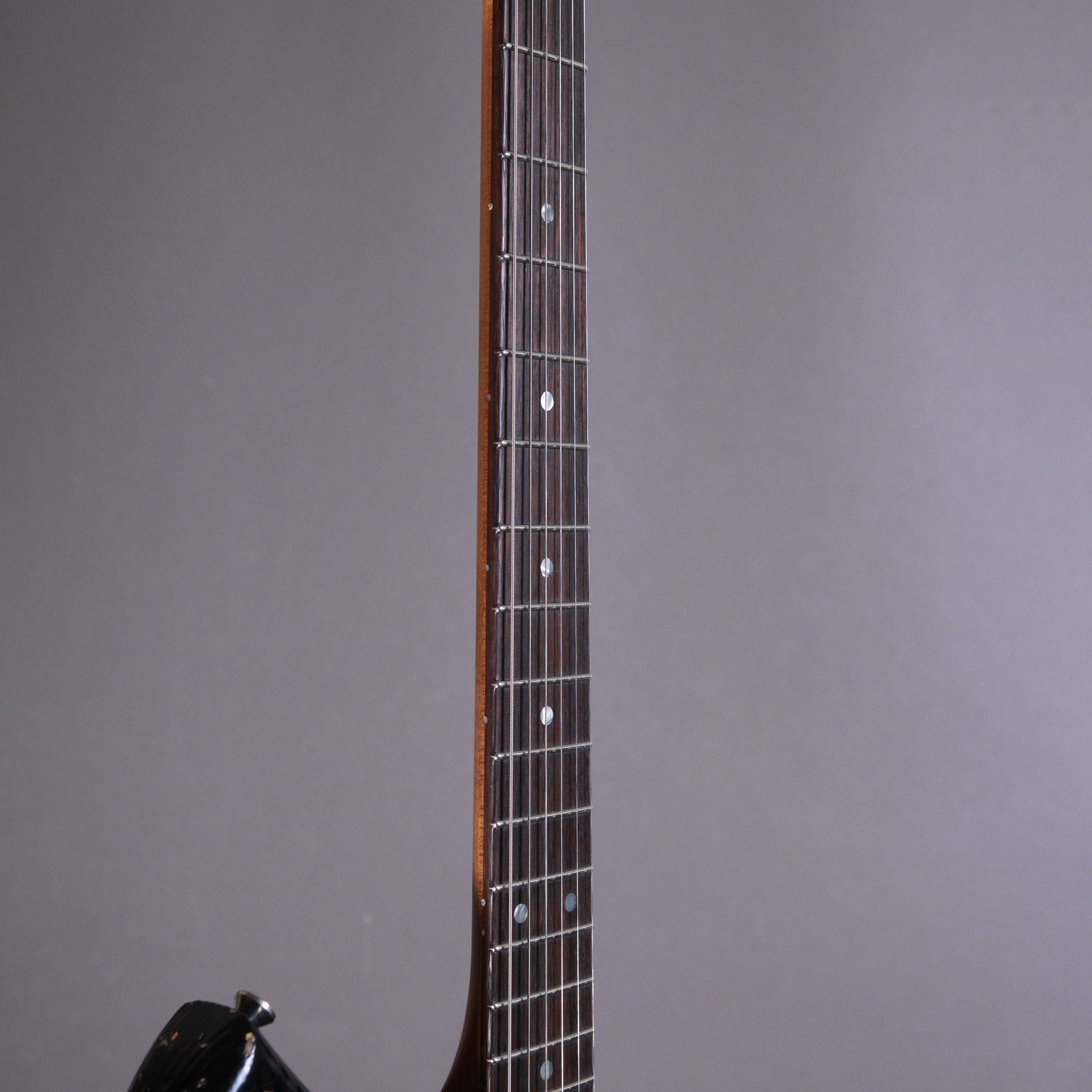 NOVO Guitars Elgitarr Novo Serus J Bull Black over 64 3 Tone Burst tgt11