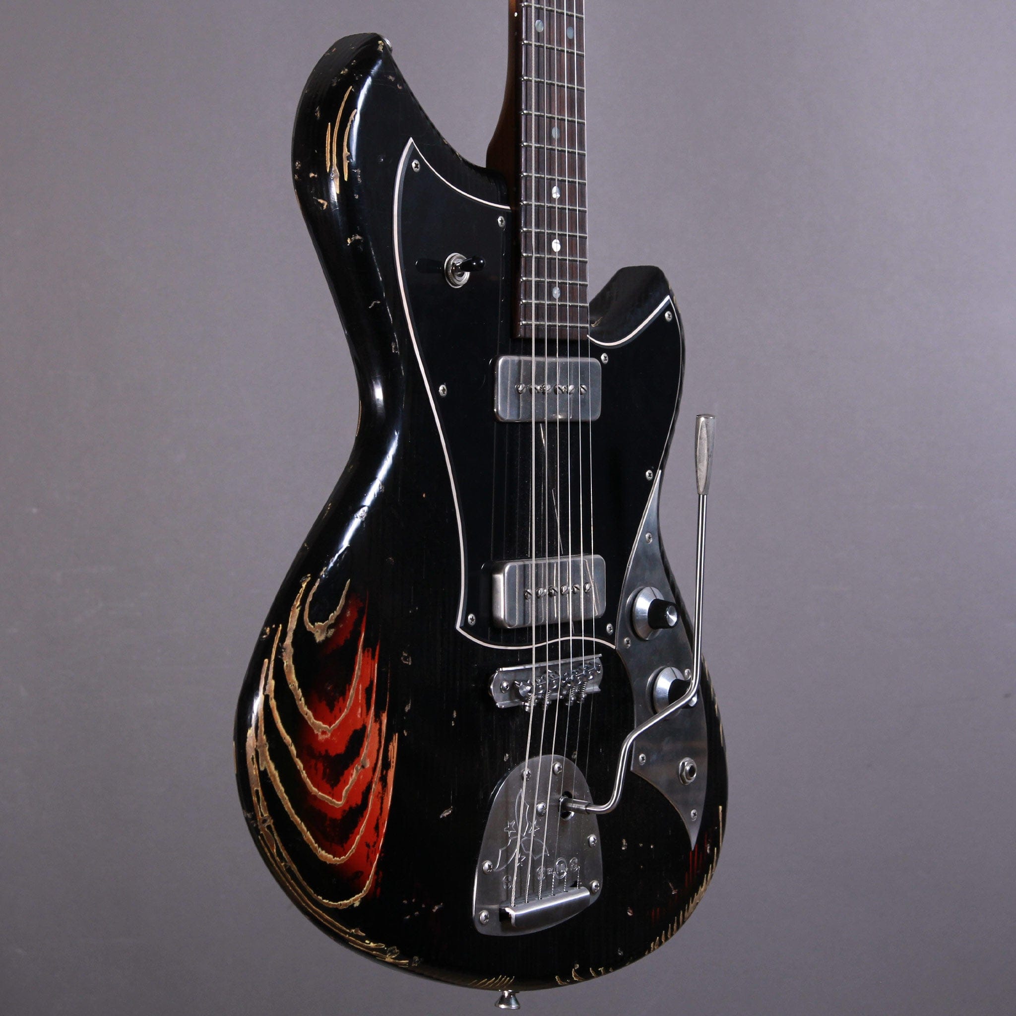 NOVO Guitars Elgitarr Novo Serus J Bull Black over 64 3 Tone Burst tgt11