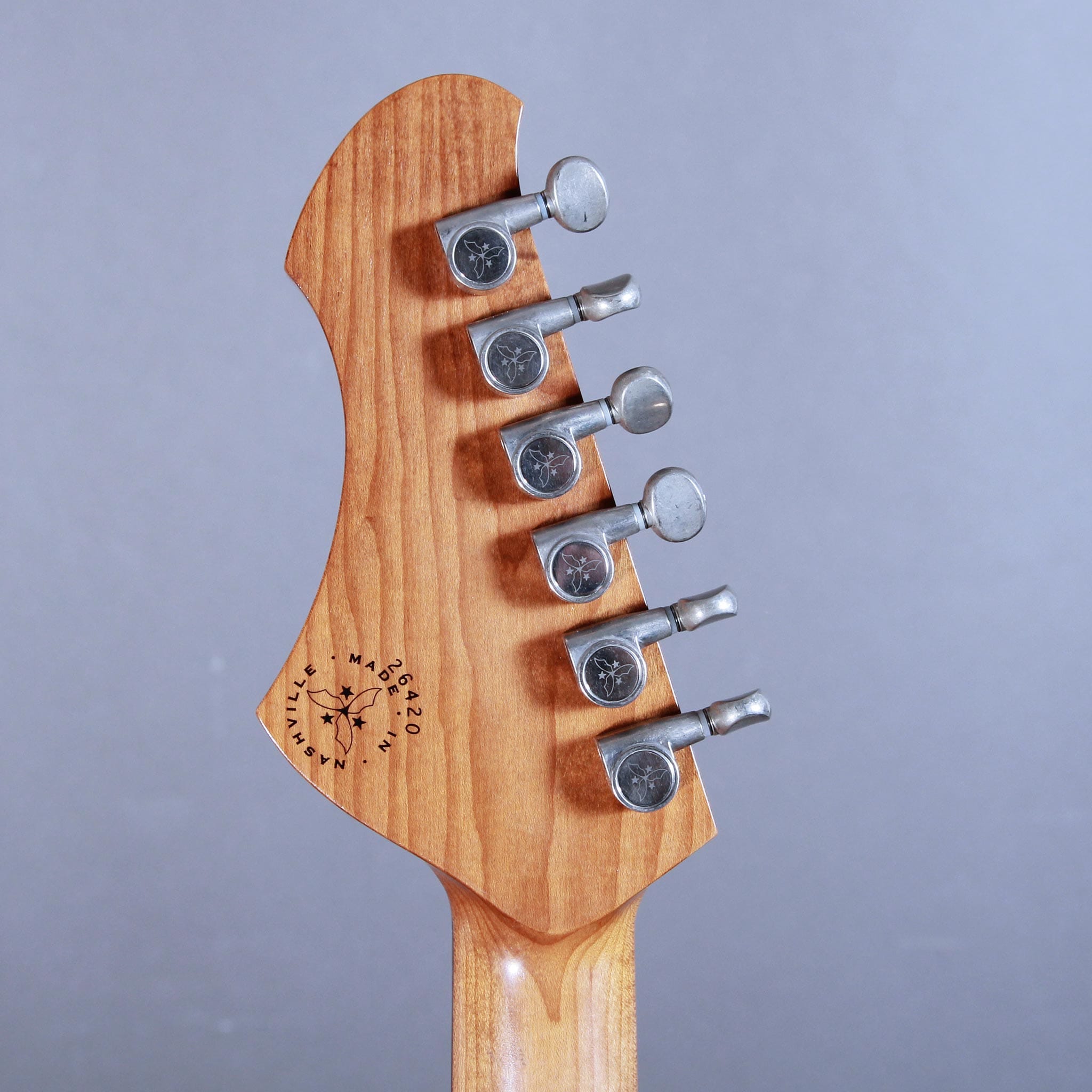 NOVO Guitars Novo Serus J Burgundy Sparkle 8611 tgt11