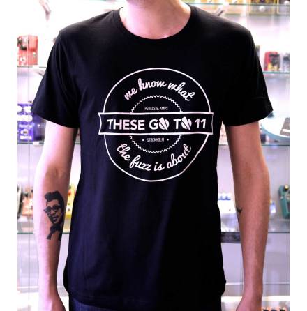 TGT11 t-shirt "we know what the fuzz is about" black