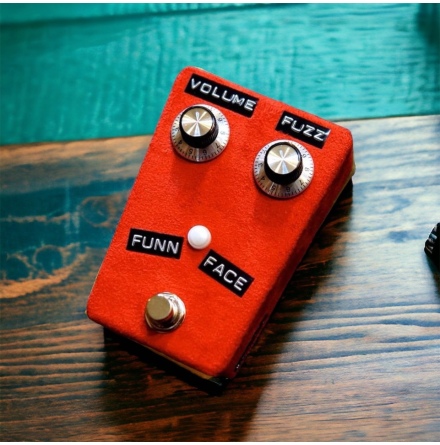 Shin's Music Funn Face Fuzz Red