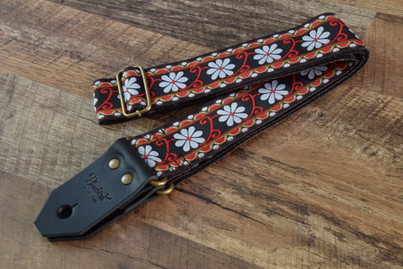 Bluebird Standard Series - White daisy floral