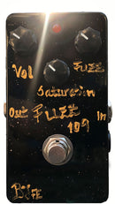 BJF Fuzz 109 MKII Gold text w Black Knobs