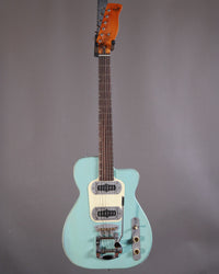 Bluebox Geetars Alba Daphne Blue Tremolo