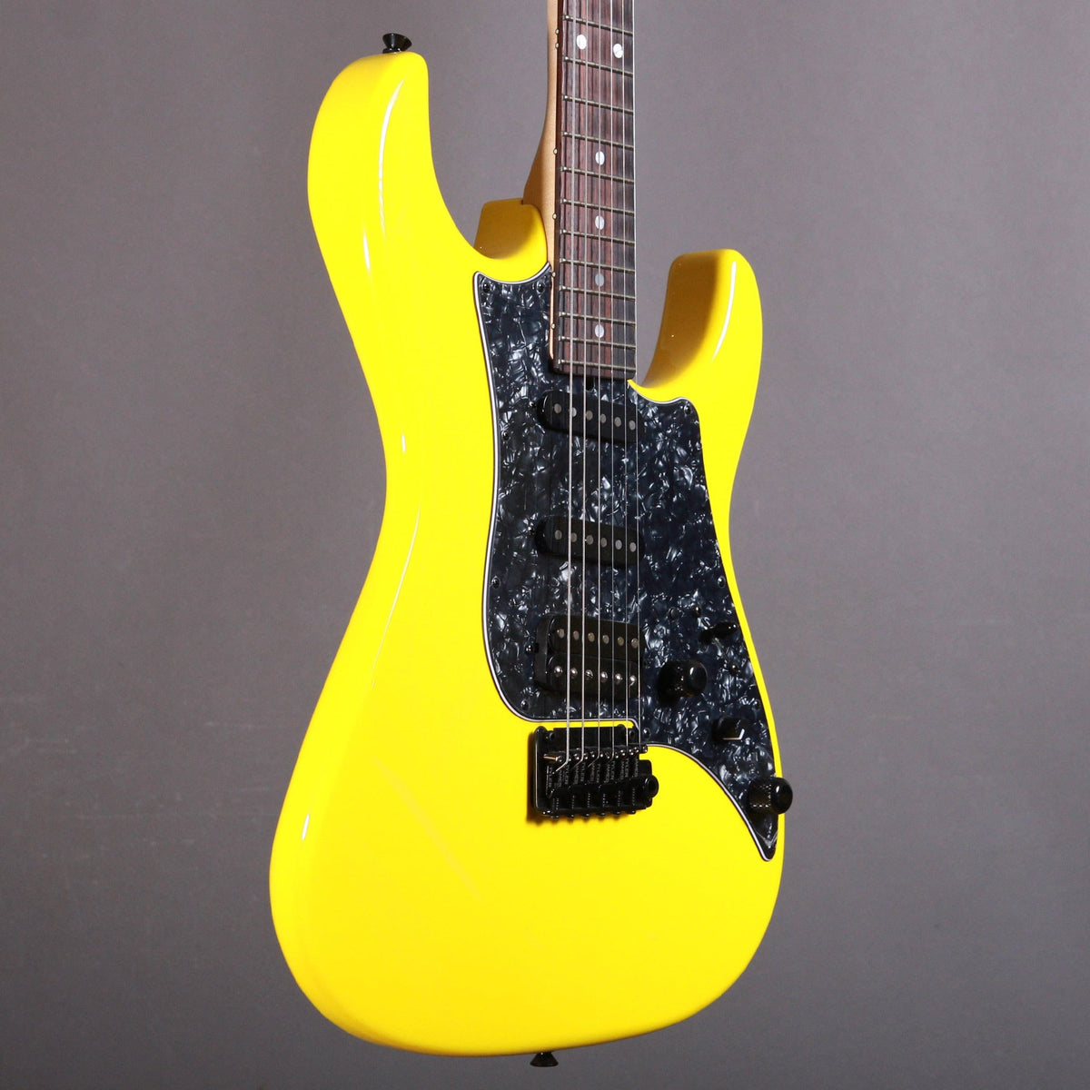 James Tyler Guitars JTG MK1 Fly Yellow - tgt11 – These Go To 11