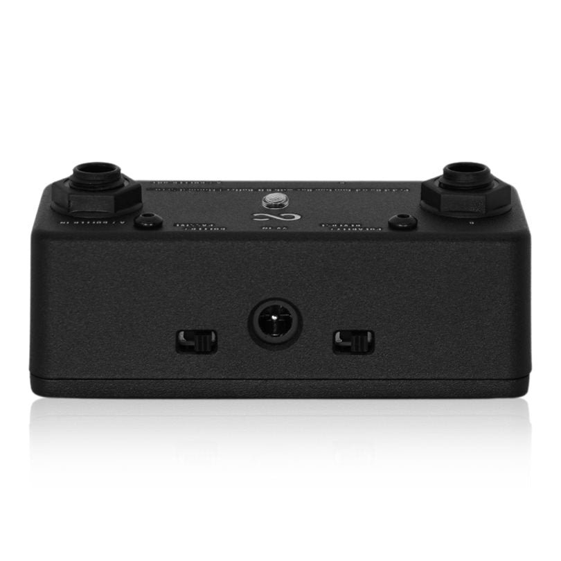 One Control PedalBoard Junction Box w BJF Buffer