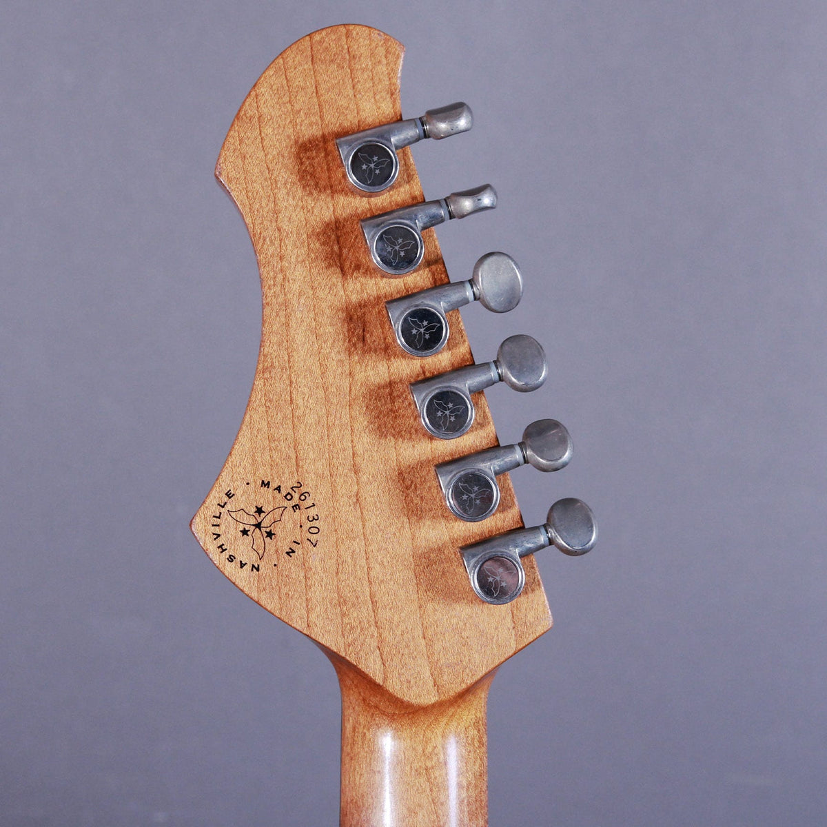 NOVO Guitars Elgitarr Novo Custom Serus J Aztec Gold Over Bull Black tgt11