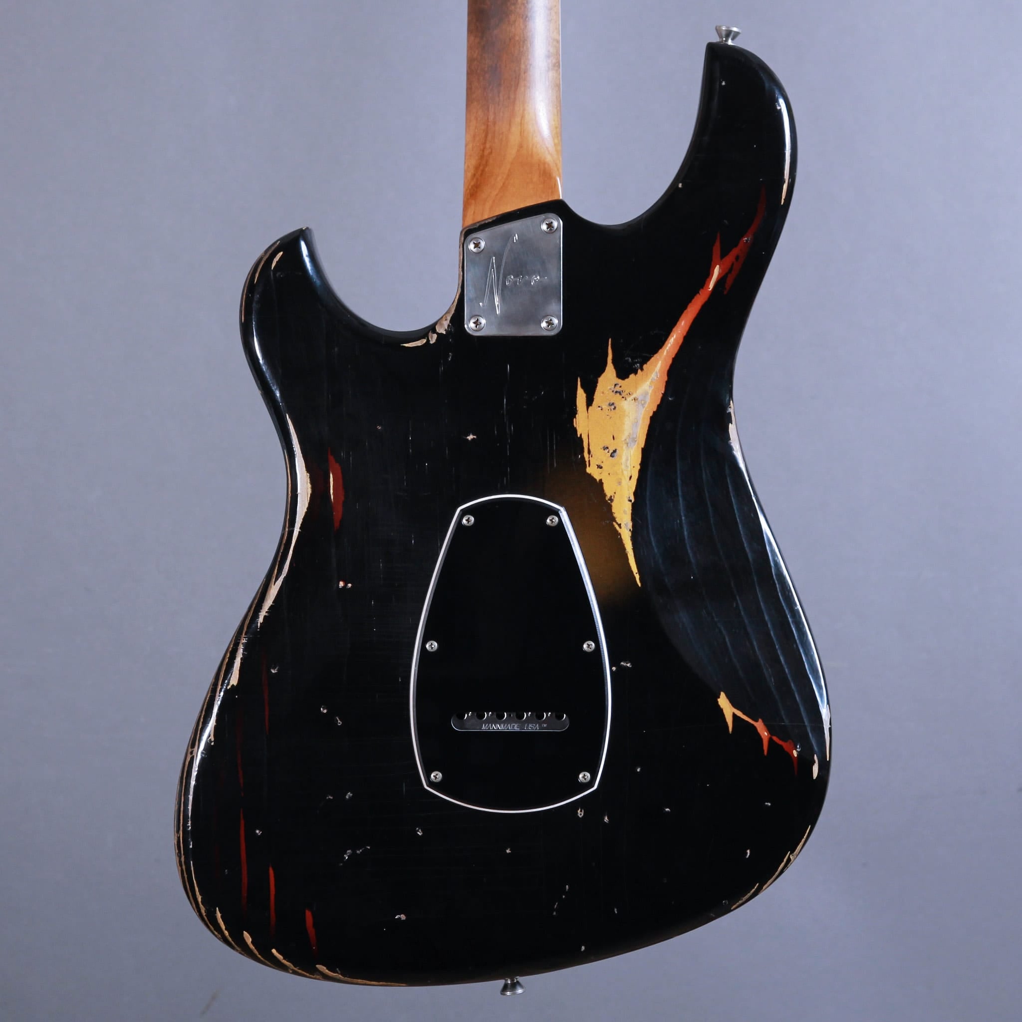 NOVO Guitars Elgitarr Novo Idris H2 Bull Black Over 64 3-Tone Burst tgt11