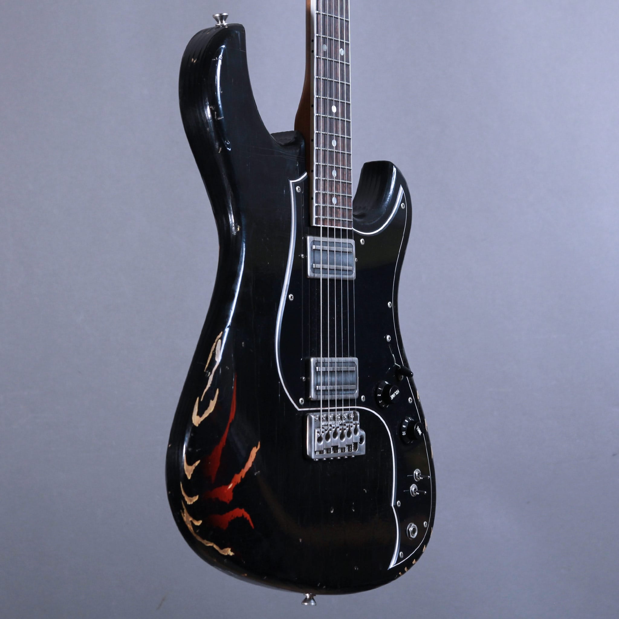 NOVO Guitars Elgitarr Novo Idris H2 Bull Black Over 64 3-Tone Burst tgt11