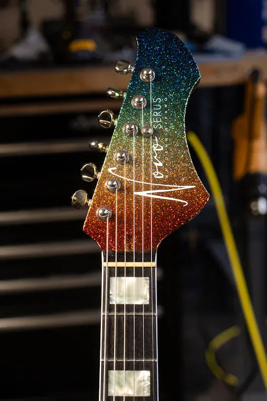 NOVO Guitars Stränginstrument Novo Nucleus Serus J Dark Side Sparkle Dennis Signature tgt11