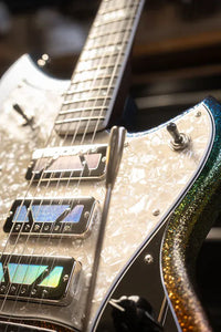 NOVO Guitars Stränginstrument Novo Nucleus Serus J Dark Side Sparkle Dennis Signature tgt11