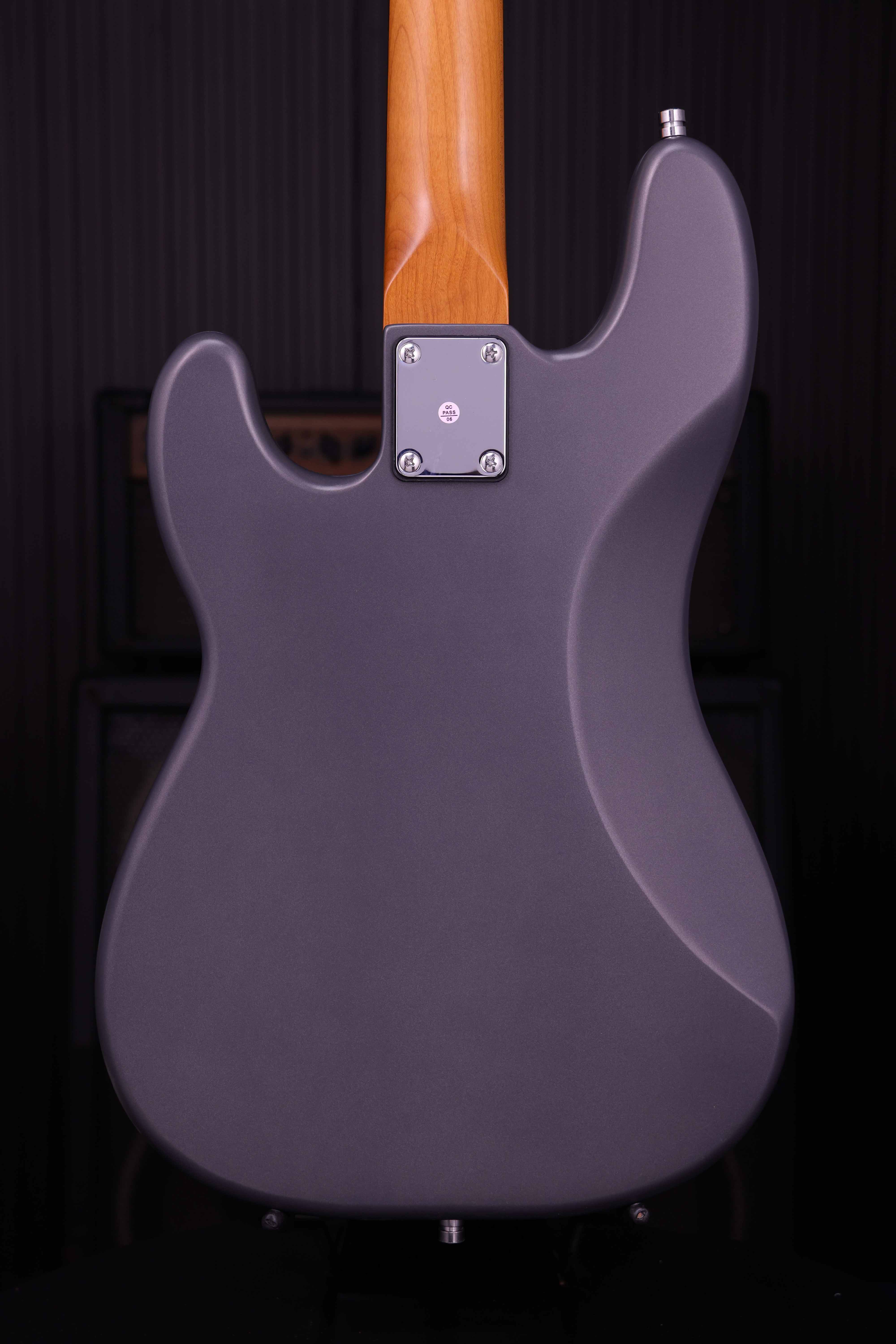 Patina Guitars Bas Patina Guitars PPB-3 Bass Charcoal tgt11