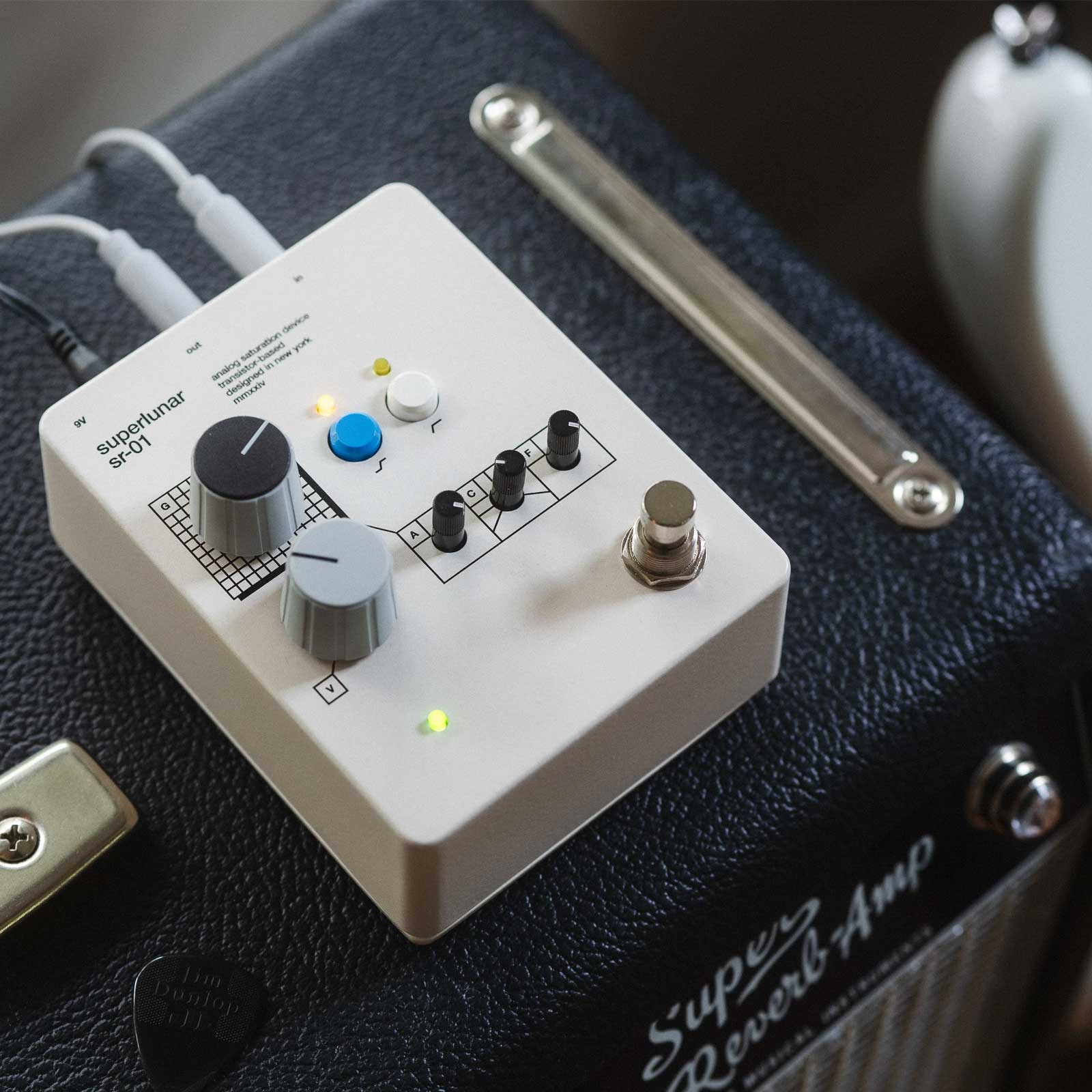 Superlunar Superlunar SR-01 - Analog Saturation Device tgt11