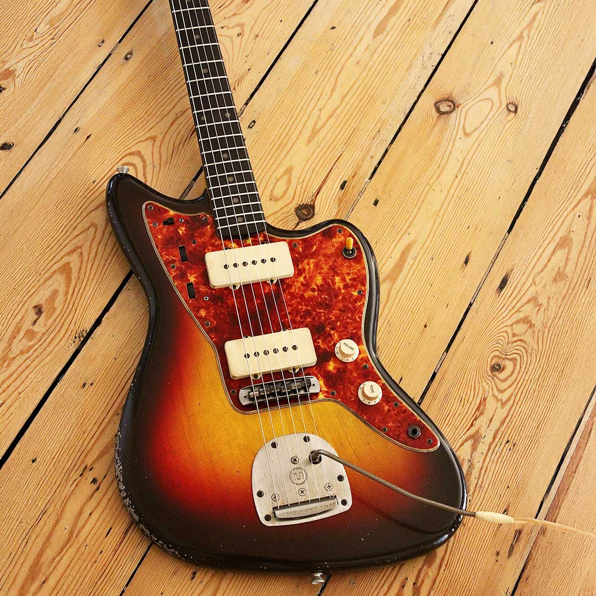 TGT11 M.B. Guitars 59 JM Offset Faded burst Alder Spitfire Tort tgt11