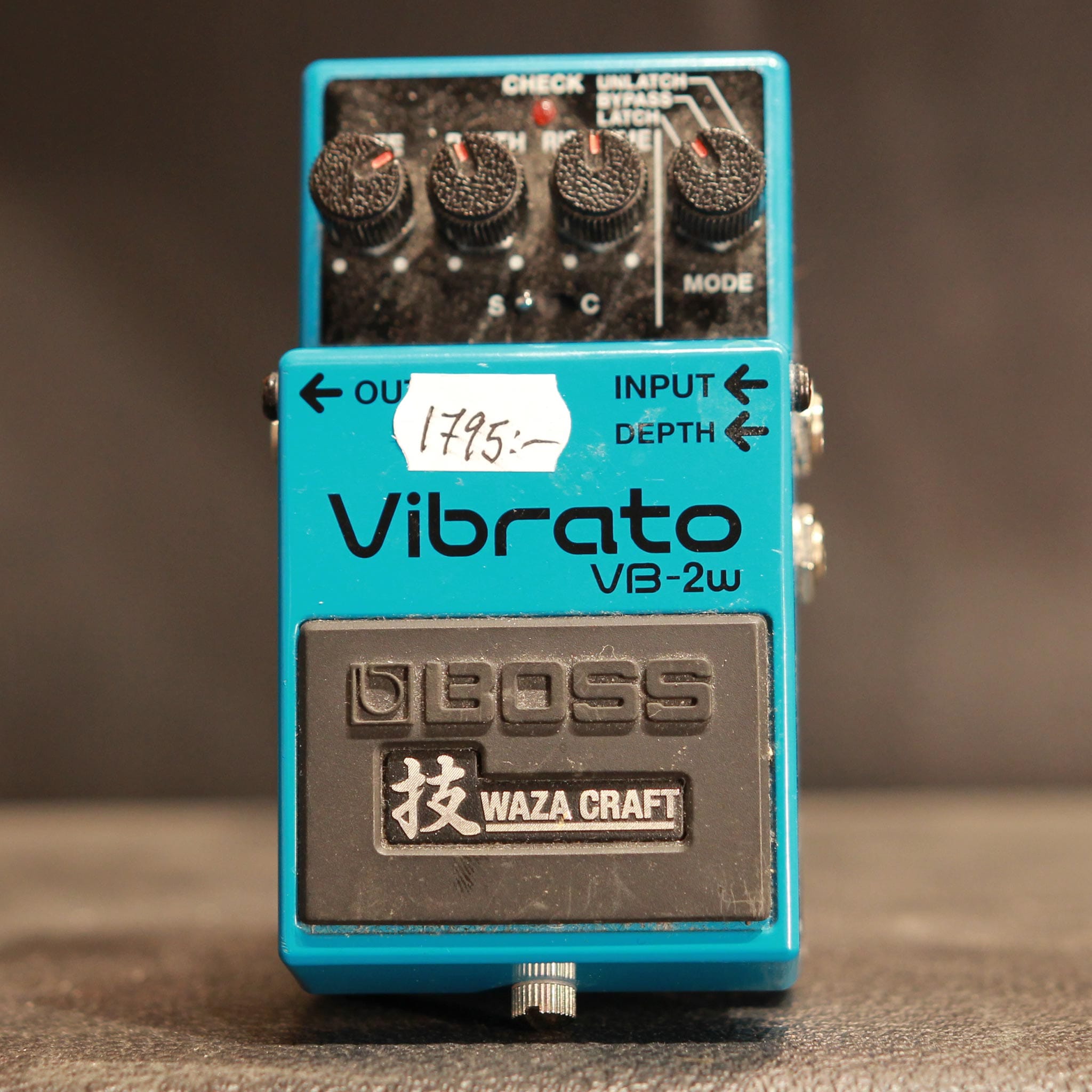 These Go To 11 Begagnat BOSS VB-2W Vibrato Waza Craft USED - VG Condition - no Box or PSU tgt11