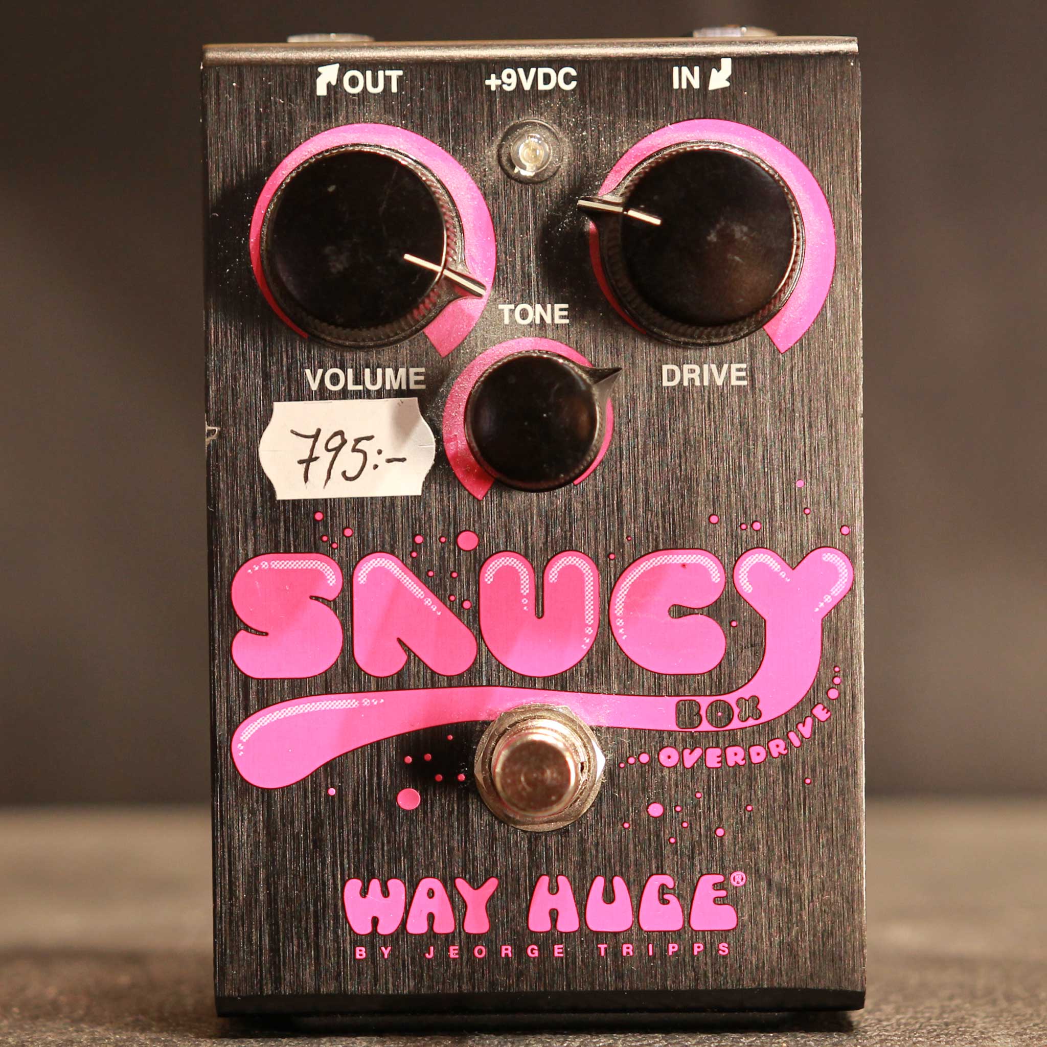These Go To 11 Begagnat Way Huge Saucy Box USED - VG Condition - no Box or PSU tgt11