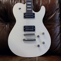 These Go To 11 Elgitarr James Tyler Guitars JTG M1 White Pearl tgt11