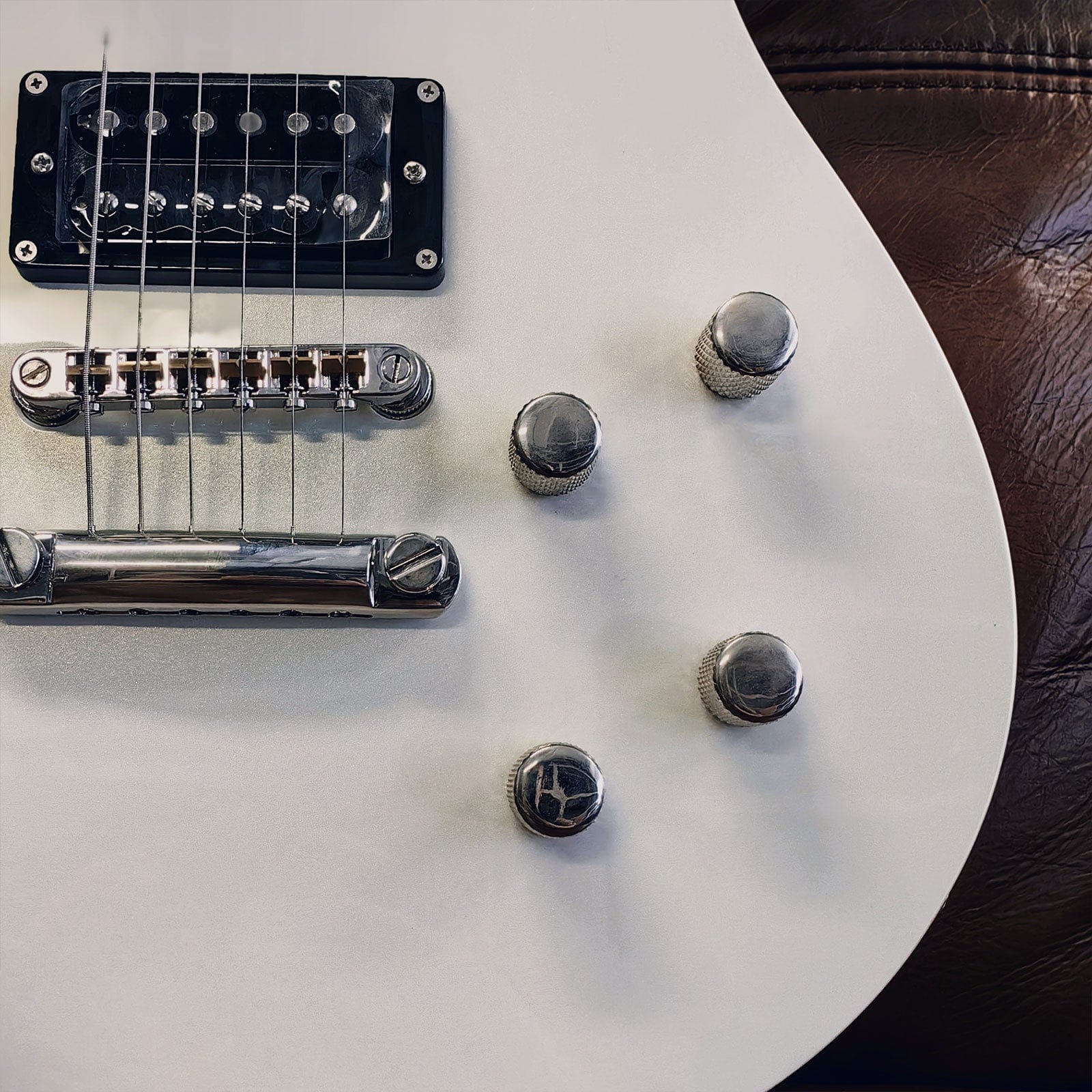 These Go To 11 Elgitarr James Tyler Guitars JTG M1 White Pearl tgt11