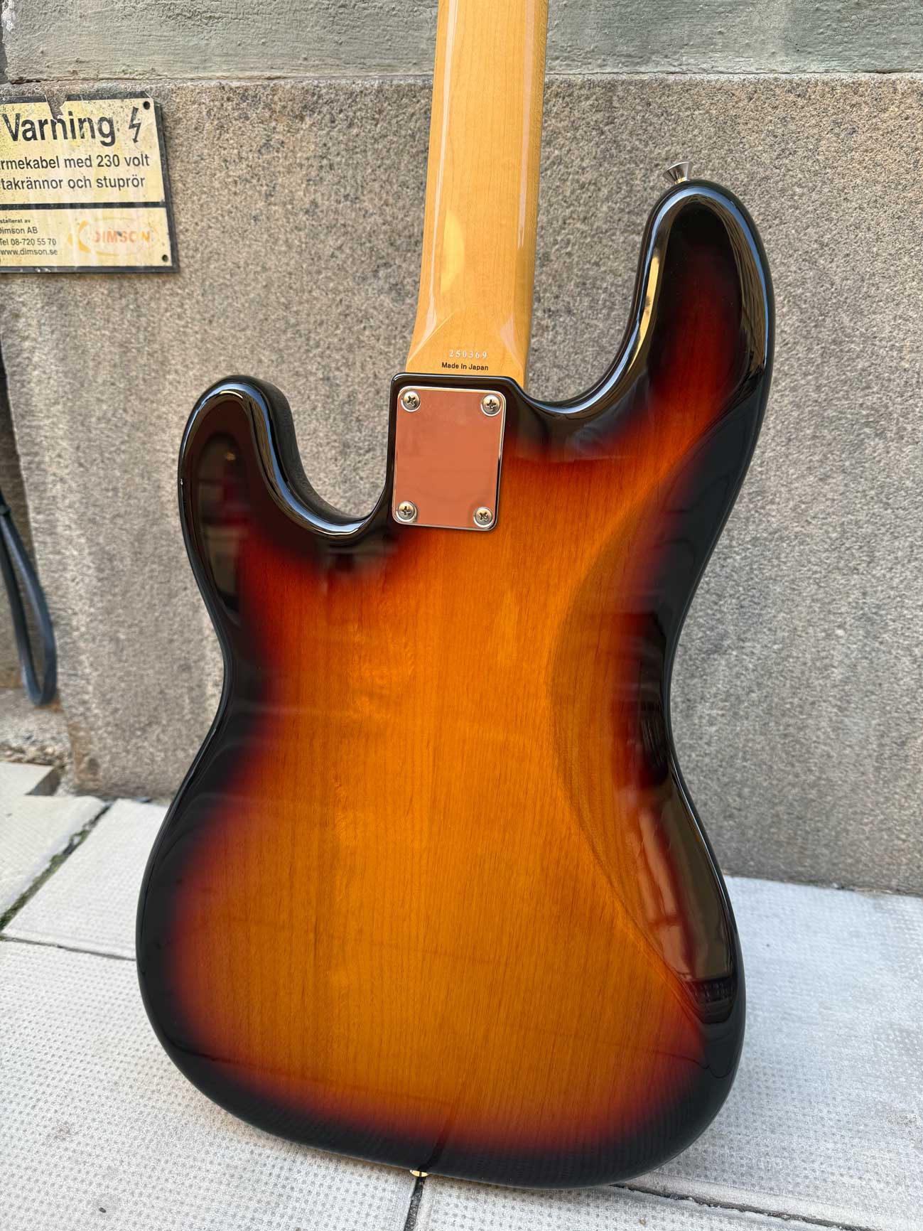 Tokai Elbas Tokai APB-101R 3-Tone Sunburst Electric Bass tgt11