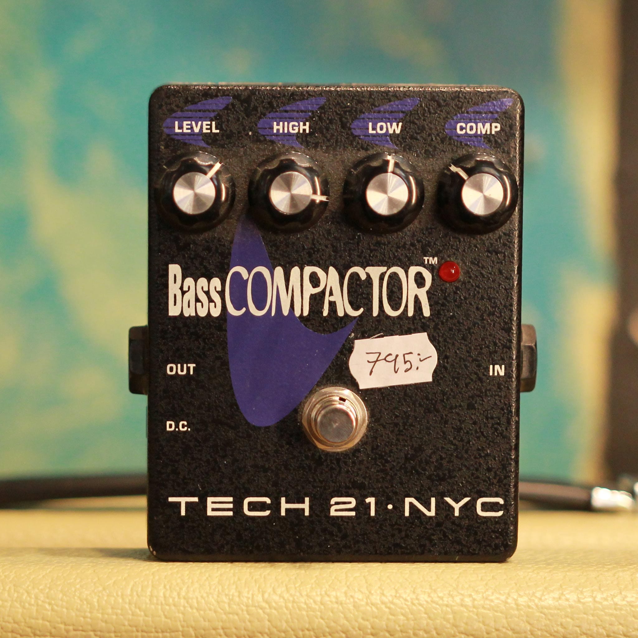 Used gear Begagnat Tech 21 Bass Compactor USED - VG - no Box or PSU tgt11