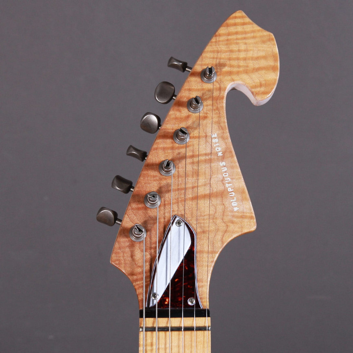Voluptuous Noise Guitars Elgitarr Voluptuous Noise Guitars Sneddy White tgt11