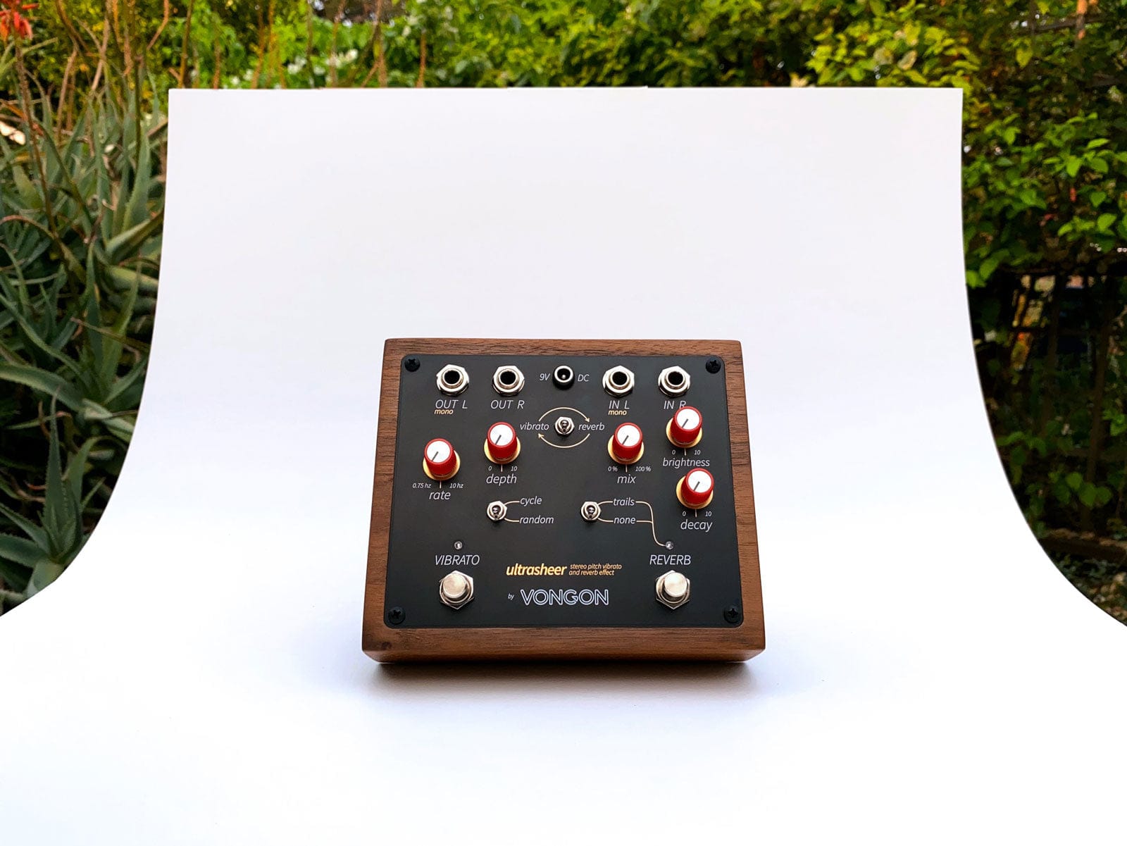 ギター VONGON Ultrasheer Stereo Reverb Vibrato Vongon Ultrasheer Vibrato Reverb – These Go To 11