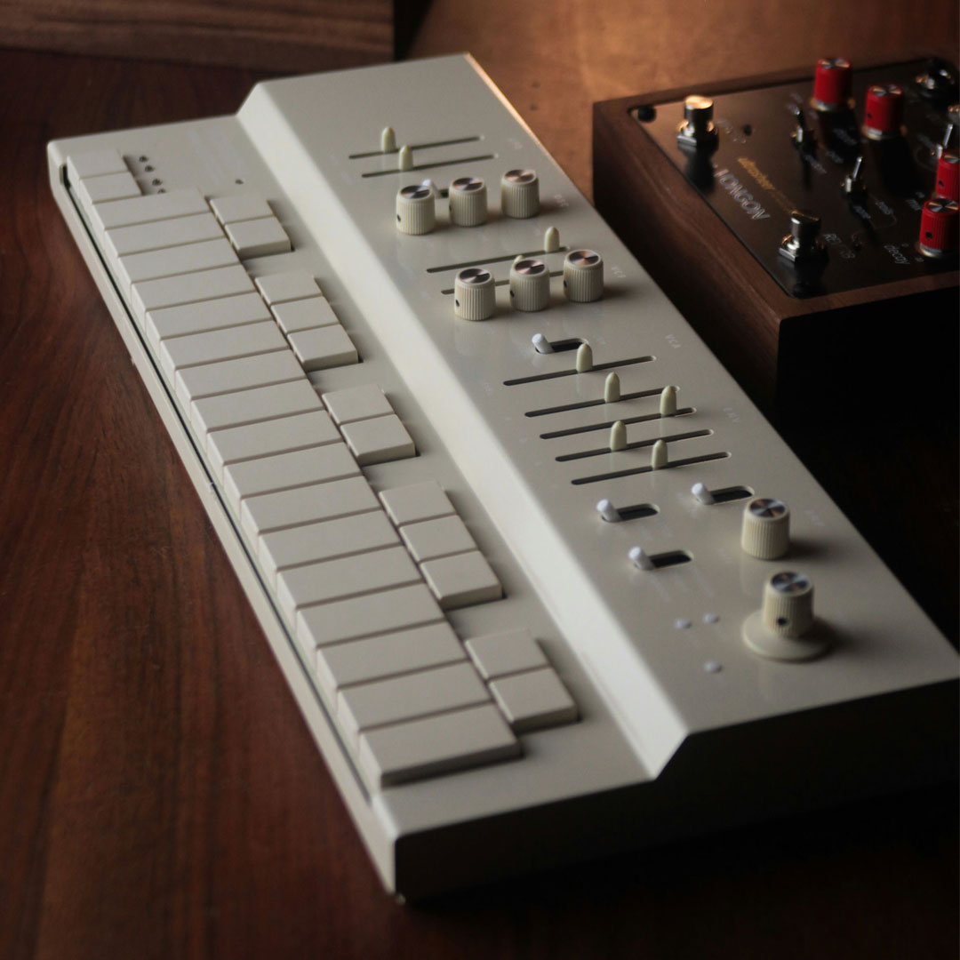 Vongon the Replay Poly Synth